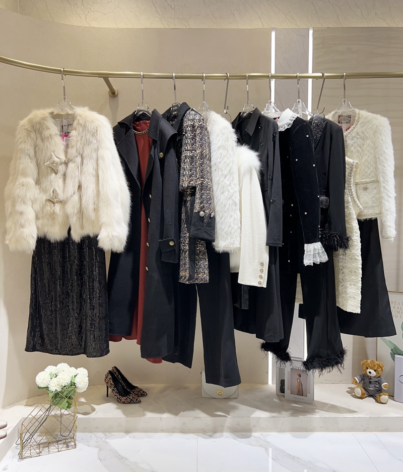 【B CHRISINA BERENGER】24冬 (1).JPG