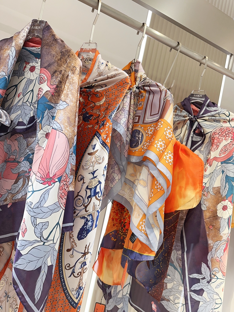 【杭州丝绸-丝纳语】24款丝巾 (8).JPG